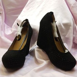 🖤 8 Wide - 5" Rhinestone Studded Wedge Pumps